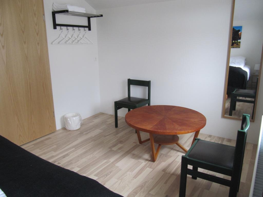 Grand-Inn Bar And Bed Saudarkrokur Екстериор снимка