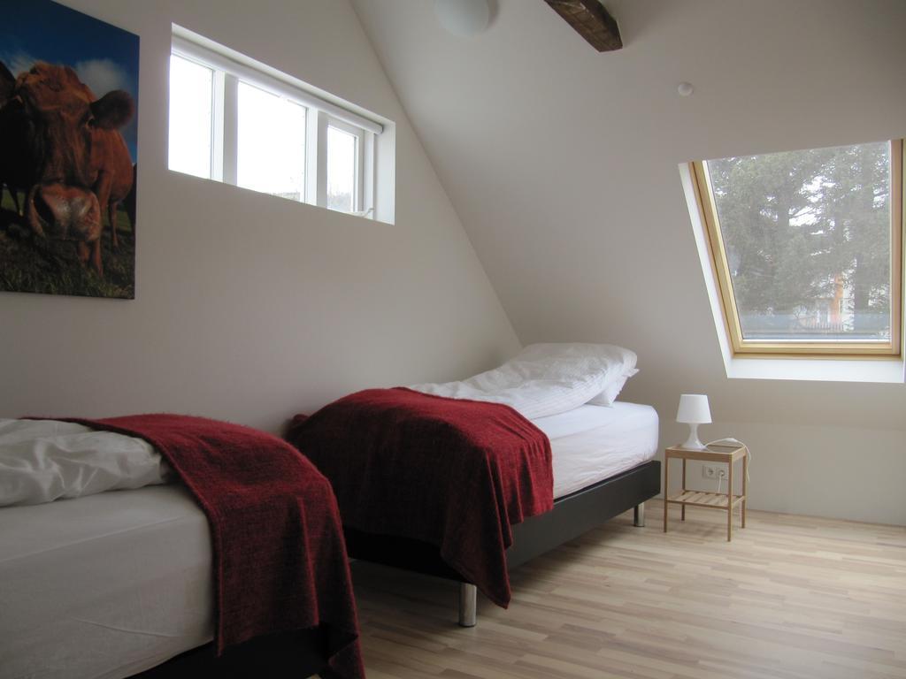 Grand-Inn Bar And Bed Saudarkrokur Стая снимка