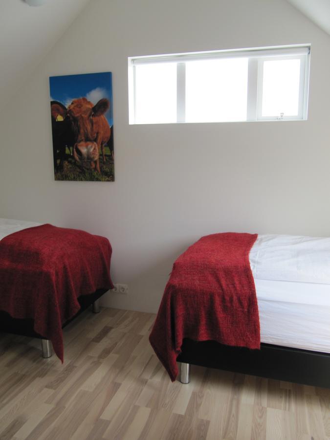 Grand-Inn Bar And Bed Saudarkrokur Екстериор снимка